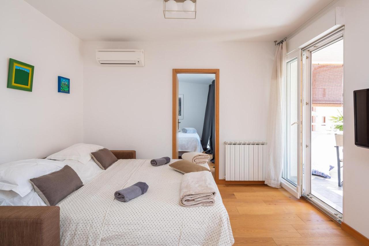 Modern Apt With Terrace 4 Min Walk To The Beach Split Exterior foto